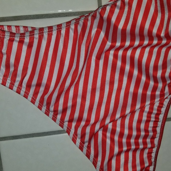 Bikini - Picture 5 of 6